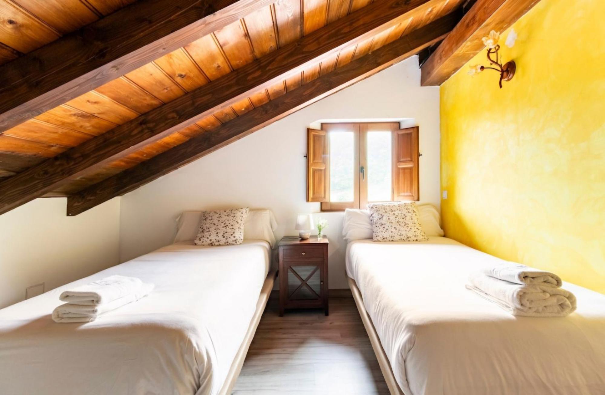 Casa De Pueblo Las Golondrinas De Luena San Miguel de Luena Экстерьер фото